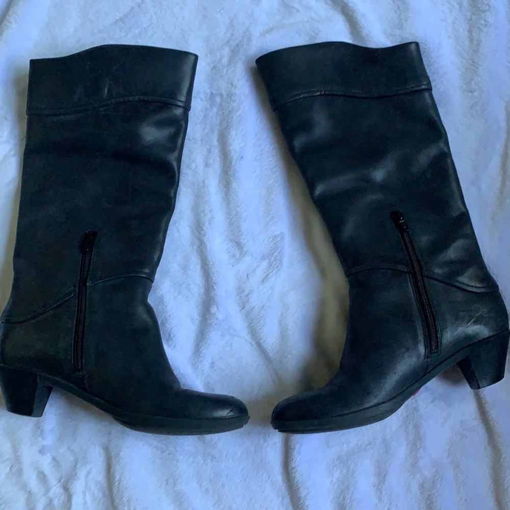 Black boots used a few times leather